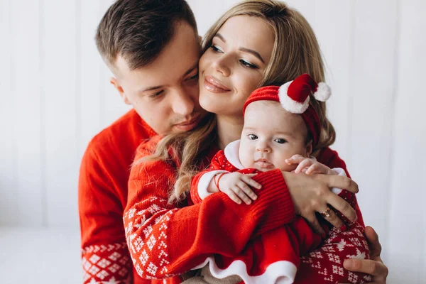 Portrait Happy Family Mom Dad Little Daughter Red Traditional Christmas — Stock Photo, Image