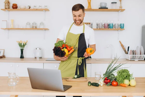 Portrait Happy Man Home Man Cooking Vegetable Salad Looking Camera — Stock Photo, Image