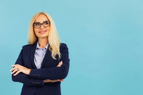 Portrait Attractive Middle Aged Business Woman Blue Background — Stock Photo, Image
