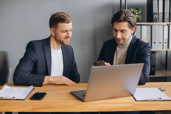 Business Teamwork Twee Corporate Zakenmannen Werken Samen Laptop — Stockfoto