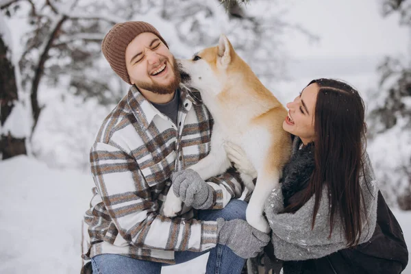 Happy Young Couple Akita Dog Forest Winter Day Dog Funny — Stock Photo, Image
