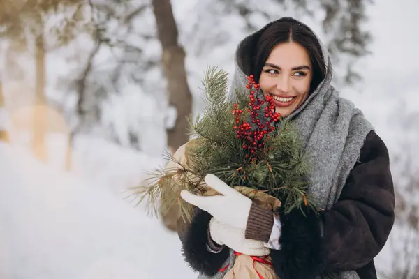 Happy Pretty Smiling Woman Holding Bouquet Pine Tree Snowy Forest — Stock Photo, Image