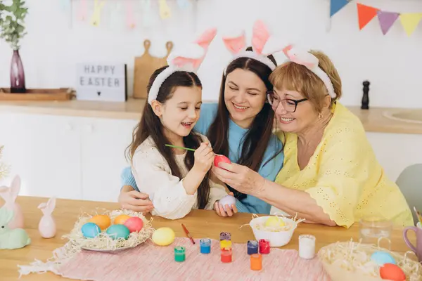 Vrolijk Pasen Drie Generaties Vrouwen Gelukkige Moeder Met Dochter Grootmoeder — Stockfoto