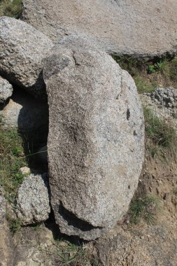 Kaya, Büyük Taş ya da Dağdaki Kaya