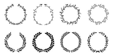 Çelenk koleksiyonu. Çiçekli, dallı ve yapraklı çiçek çerçeveleri. Davetiye ya da düğün dekoru için zarif çerçeveler. Noel çelengi. Vektör illüstrasyonu