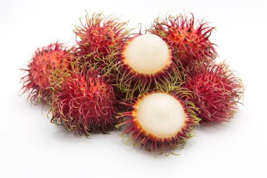 Rambutan tatlı lezzetli meyve beyaz arka planda izole
