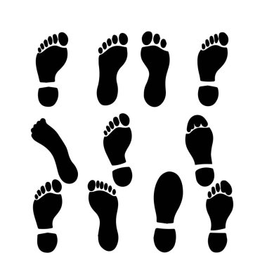 Beyaz arkaplanda çeşitli siyah ayak izleri ve ayakkabı izleri koleksiyonu