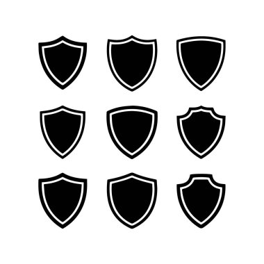 Beyaz arka planda izole edilmiş, farklı şekillere sahip dokuz kalkan simgesinden oluşan bir vektör sanatı