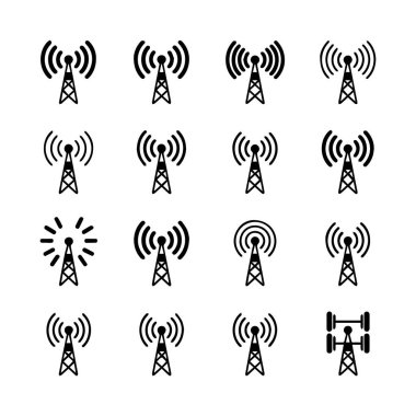Çeşitli radyo antenleri ve sinyal iletim kulelerini gösteren çeşitli siyah siluet simgelerinin vektör sanatı
