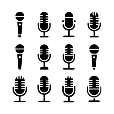 Beyaz arkaplan teknolojisi arka planında izole edilmiş çeşitli biçimlerde mikrofon simgeleri koleksiyonu