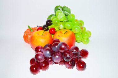 Farklı olgun meyveler.