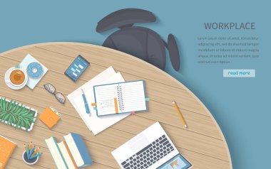 Modern ve şık bir iş yeri manzarası. Tahta yuvarlak masa, sandalye, ofis malzemeleri, dizüstü bilgisayar, kitaplar, defter, telefon, bardak, kalem, kağıt, çay, çörek, saksı. Vektör illüstrasyonu