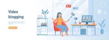 Video blogları, yayınlar, canlı yayınlar. Genç bir kadın telefonda selfie çubuğu kullanarak video çekiyor. Düz konsept sosyal medya promosyon materyali için harika. Beyaz arkaplanda web sitesi afişi.