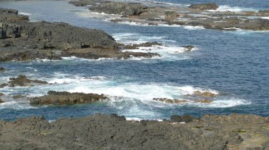 Deniz kıyısının güzel manzarası