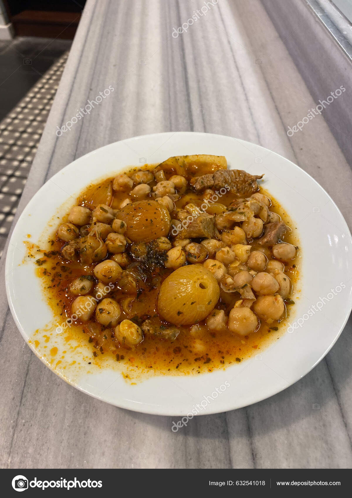 Turkish Food Onion Kebab Chickpeas Meat Served Local Restaurant Ready