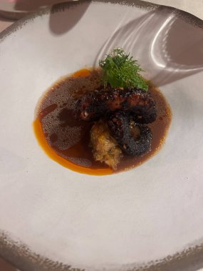 Citrus turşulu ve dereotlu ahtapot, fırında kereviz. Hazır ve nazır..