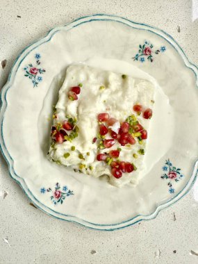 Türk Geleneksel Ramazan Tatlısı Nar tohumlu Gullac