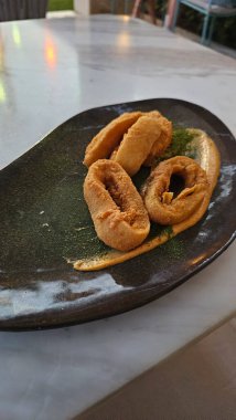 Çıtır Kızarmış Kalamar Tarifi - Akdeniz yemekleri, Avrupa gastronomisi