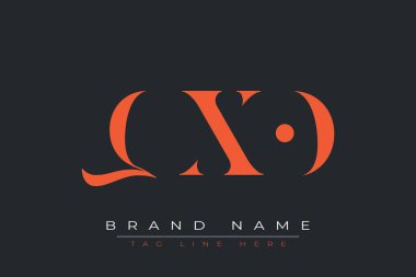 QXO soyut harf logosu tasarımı. Bu logo üç soyut harf tarafından tasarlanmıştır..