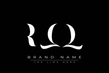 RQQ soyut harf logosu tasarımı. Bu logo üç soyut harf tarafından tasarlanmıştır..