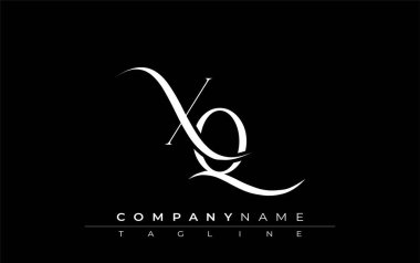 İlk XQ Logo Tasarım Vektörü. Dekoratif Elementler ve Typography ile Zarif Monogram Logo Tasarımı