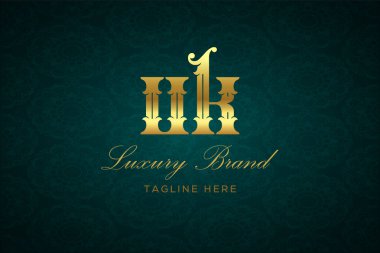 İngiliz Lüksü Mektubu. Koyu yeşil desenli arka planda altın yazı ve dekorasyonlu lüks marka logosu, sofistike ve ayrıcalığı simgeliyor, premium ürünleri, markaları ve üst düzey işletmeleri temsil etmek için mükemmel..