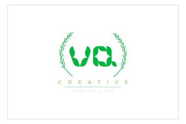 VQ Green Minimalist Logo Tasarımı Doğal Yapraklar ve Metin Elementleri. Taze doğa ve sağlıklı yaprak logosu tasarımı.