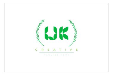 UK Green Minimalist Logo Tasarımı Doğal Yapraklar ve Metin Elementleri. Taze doğa ve sağlıklı yaprak logosu tasarımı.