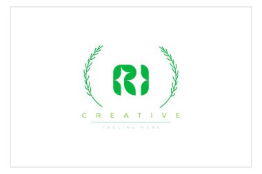 RI Green Minimalist Logo Tasarımı Doğal Yapraklar ve Metin Elementleri. Taze doğa ve sağlıklı yaprak logosu tasarımı.