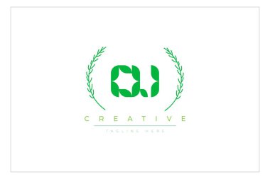 QI Green Minimalist Logo Tasarımı Doğal Yapraklar ve Metin Elementleri. Taze doğa ve sağlıklı yaprak logosu tasarımı.