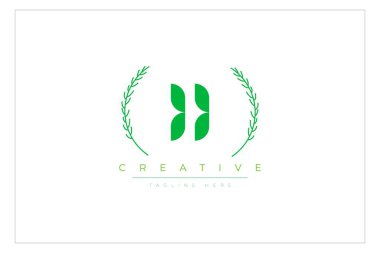 Doğal Yapraklar ve Metin Elementleri içeren II Yeşil Minimalist Logo Tasarımı. Taze doğa ve sağlıklı yaprak logosu tasarımı.