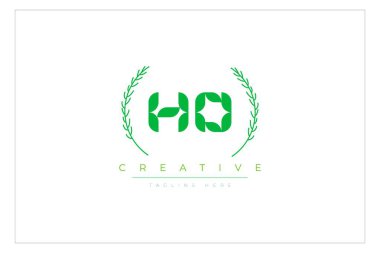 HO Yeşil Minimalist Logo Tasarımı Doğal Yapraklar ve Metin Elementleri. Taze doğa ve sağlıklı yaprak logosu tasarımı.