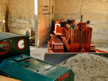 25 Mayıs 2020-Ouwerkerk - Hollanda: Bahşiş vagonlu klasik yeşil Ruston-Bucyrus kılavuz hattı Watersnoodmuseum 'da 2..