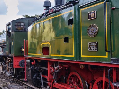 4 Mayıs 2025; Maldege, Belçika: Krupp buharlı lokomotifi 1949 'dan 22 Tom, Hoogovens Stoom IJmuiden' dan geçici olarak Maldegem 'de çalışan trenler, burada, miras demiryolu etkinliğinde Hannibal tipi.