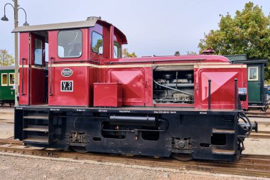 Bruchhausen-Vilsen, Germany ; October 3, 2025: Deutz V3 diesel-hydraulic shunting locomotive displayed at Deutscher Eisenbahn-Verein heritage railway, showcasing German industrial engineering.