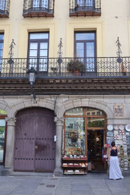 İspanya, Segovia 'daki hediyelik eşya dükkanında. Yüksek kalite fotoğraf