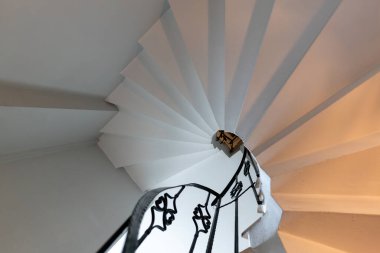 Kurbağaların gözü Spiral merdiven manzarası 