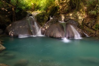 Erawan Ulusal Parkı, Tayland 'daki Sonbahar Ormanı' nda Şelale