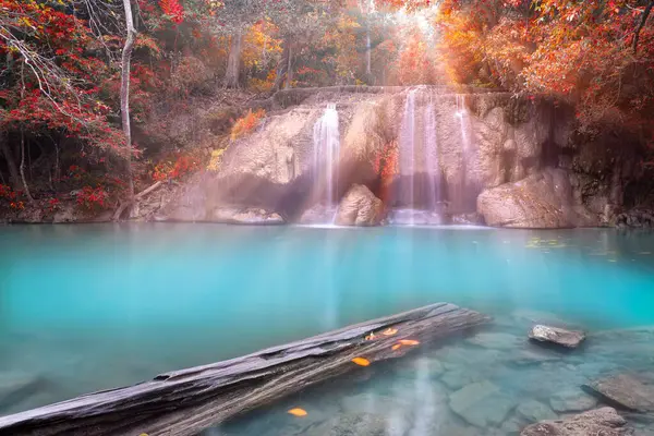 Şelale güzel (Erawan şelale) Tayland