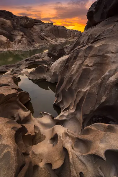 Sampanbok doğal taş Ubonratchathani Tayland Kanyon park