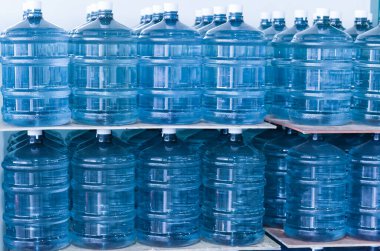 mavi duru suları galon, Overlapping arka plan