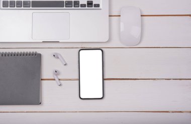 Üst görünüm ahşap ofis masası Kopya alanı