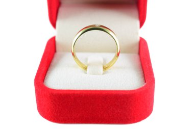 Beyaz zemin üzerine Safir ile takı yüzük.