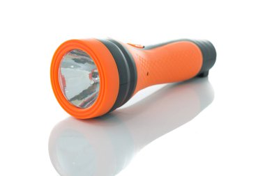 Beyaz arka plan üzerinde izole turuncu el feneri