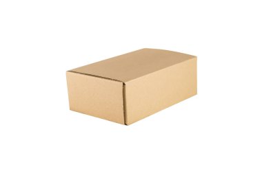 beyaz arkaplanda karton kutu izole