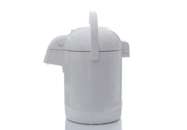 Modern su ısıtıcısı su kazan mutfak beyaz izole bir görüntü için güzel bir tasarım