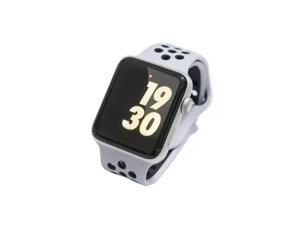 Beyaz arka plan üzerinde beyaz akıllı izle