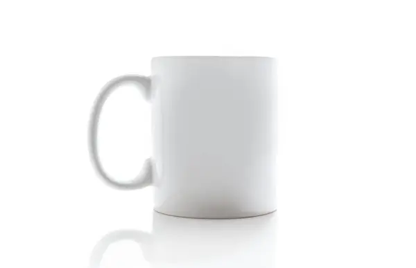 Beyaz arka plan üzerinde boş beyaz kupa