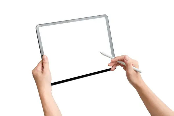 Bir kişi bir tablet ve bir kalem tutuyor, muhtemelen üzerine yazıyor ya da çiziyor. Tableti kullanan kişinin yaratıcılık ve üretkenlik kavramı