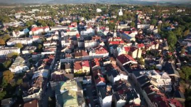 Eski şehrin manzarası, Cieszyn Polonya üzerindeki bir dronun manzarası.
